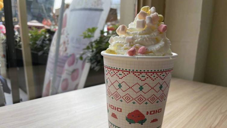 【奶茶销售套路:大大杯包装内增高 奶茶做好不喊号】买一杯奶茶,发现杯子三分之一是空的,花大